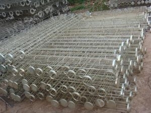 春晖供应吉林地区钢厂圆袋型镀锌除尘器袋笼/骨架